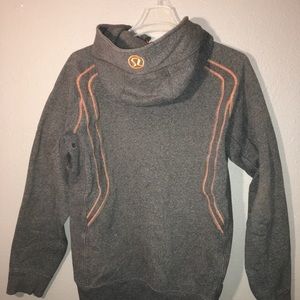 Men’s Lululemon gray sweatshirt